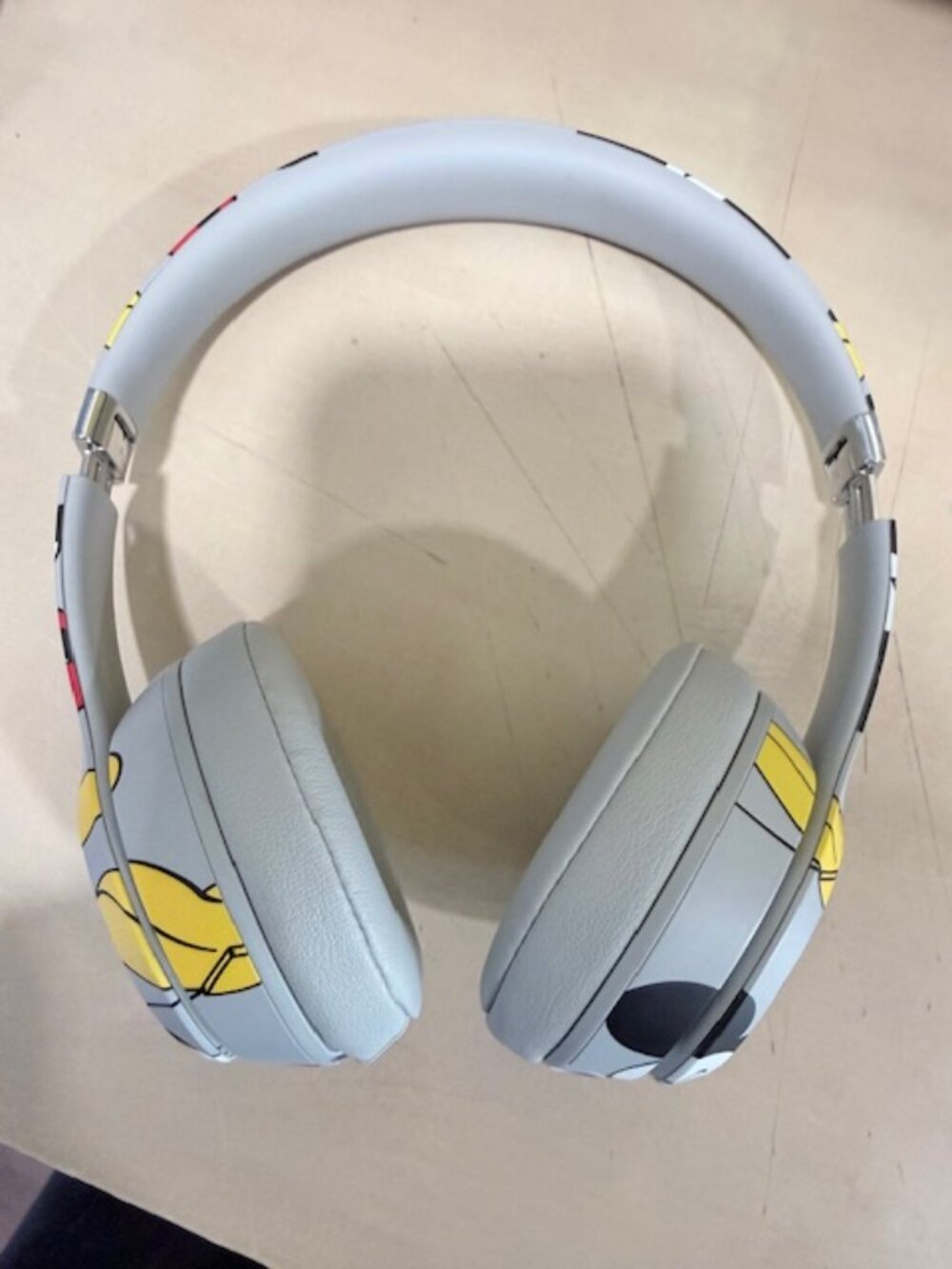 Disney Mickey Mouse Beats by Dre Over-Ear Limited Ed. Headphones With WIRES - Picture 6 of 9